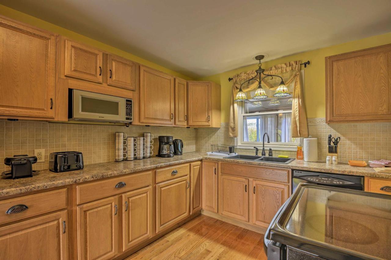 Spacious Home By Finger Lakes And Watkins Glen! Burdett Buitenkant foto